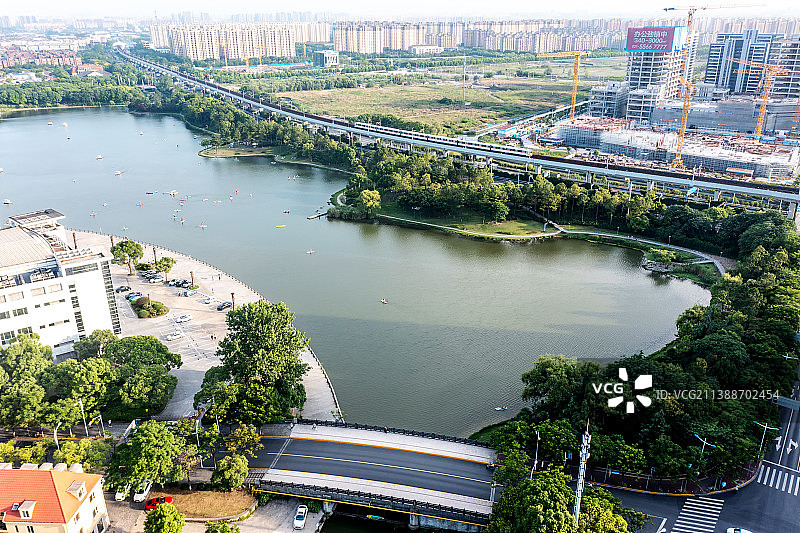 上海美兰湖城市建筑风光航拍图片素材