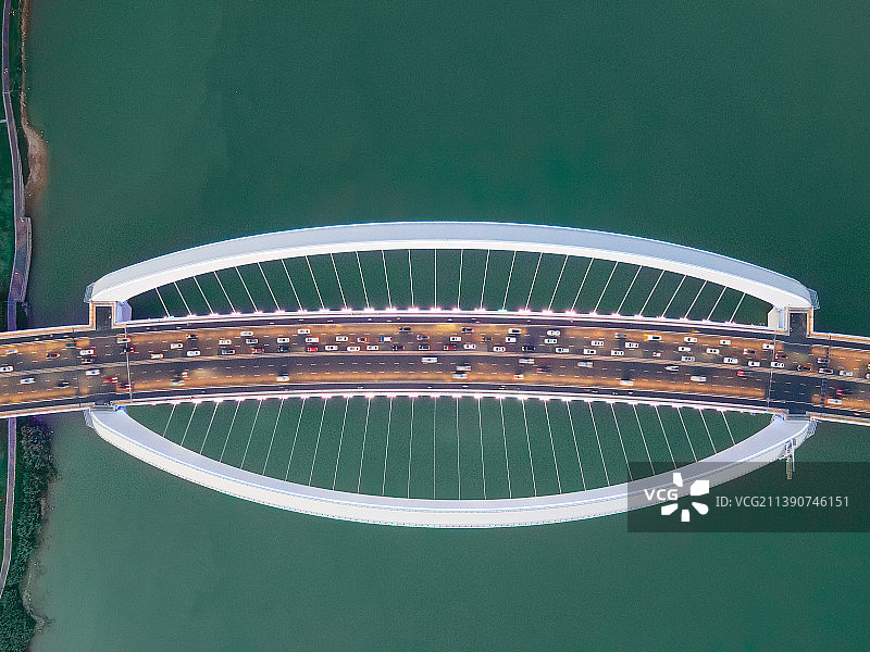 航拍俯视南宁大桥图片素材