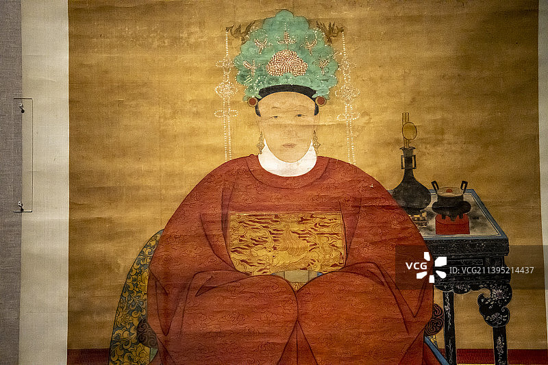 中国国家博物馆藏明清肖像画展：女容像（明，佚名，绢本设色）图片素材