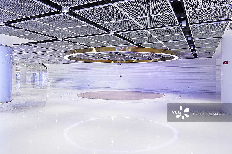 白色简约未来感艺术设计大厅展厅图片素材