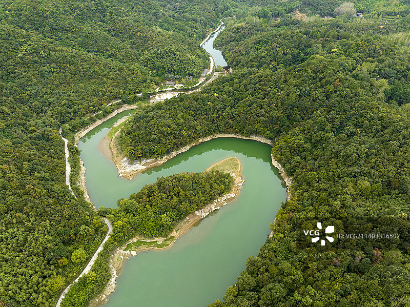 航拍襄阳狮子岩水库风景区山水自然风光图片素材