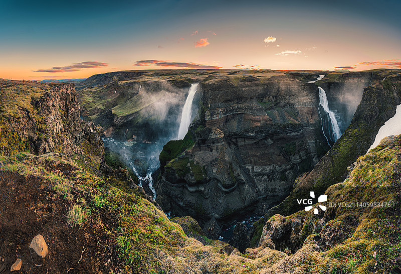 海佛斯瀑布位于冰岛南部高地中部的火山峡谷中图片素材
