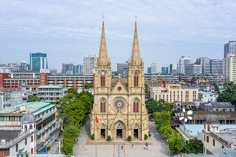 航拍广东广州石室圣心大教堂 哥特式建筑外景图片素材