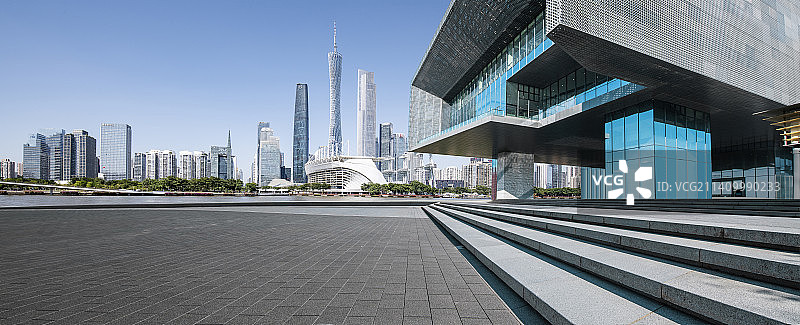 现代商业建筑广场和广州城市天际线图片素材