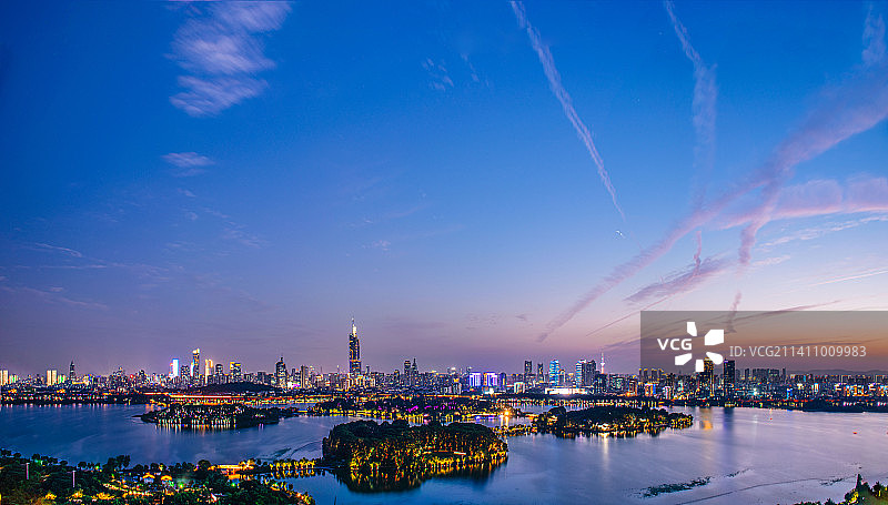 南京玄武湖夜景 城市天际线 繁华图片素材