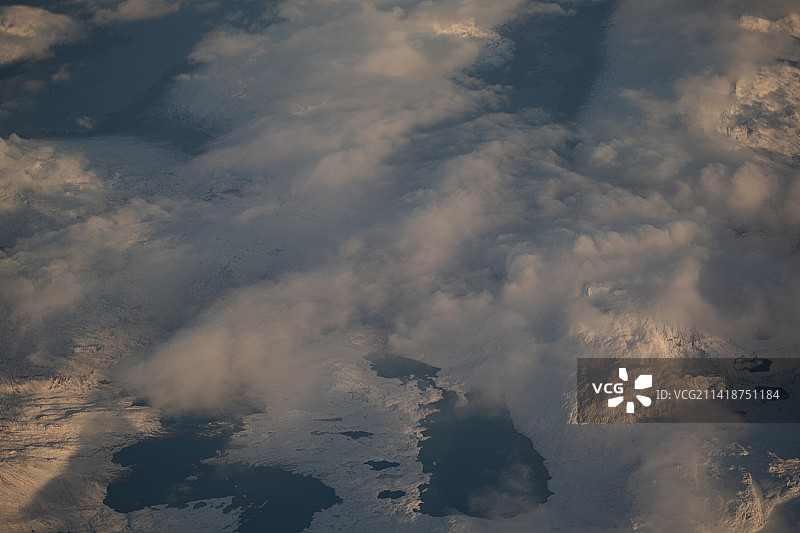 北欧挪威北极圈内的雪山风光图片素材