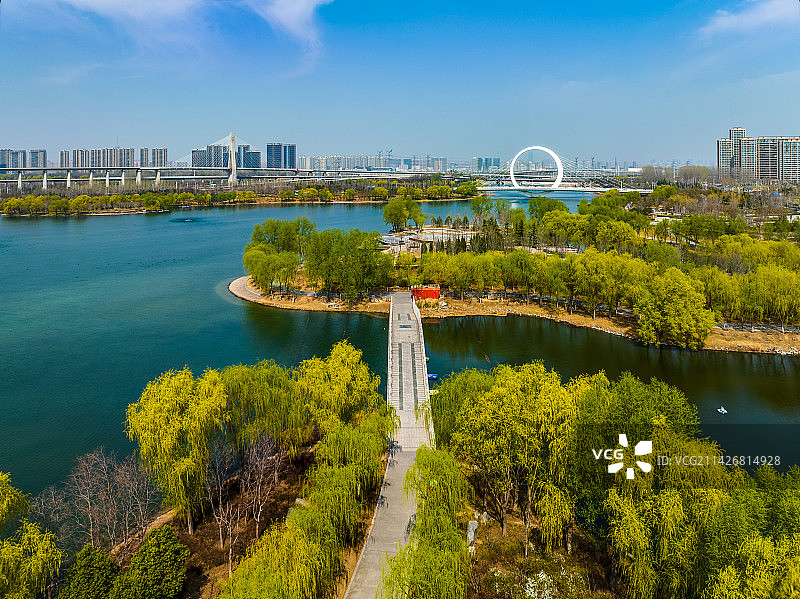 河南郑州蝶湖公园春季航拍风光图片素材