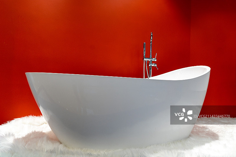 室内卫浴用品红色背景图片素材