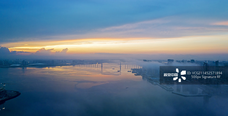 《晨色中的湛江海湾》图片素材