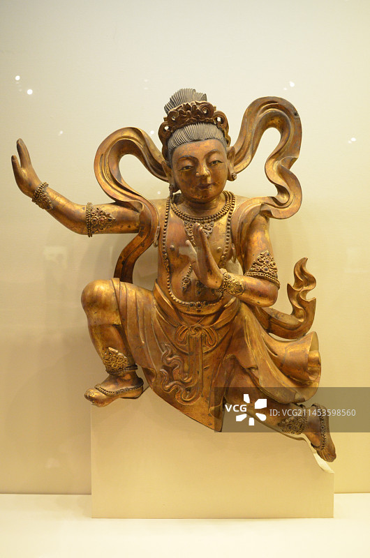 中国首都北京中国国家博物馆，明清雕天人像，好几只手姿势姿态奇异的释迦牟尼佛像，室内无人图像摄影图片素材
