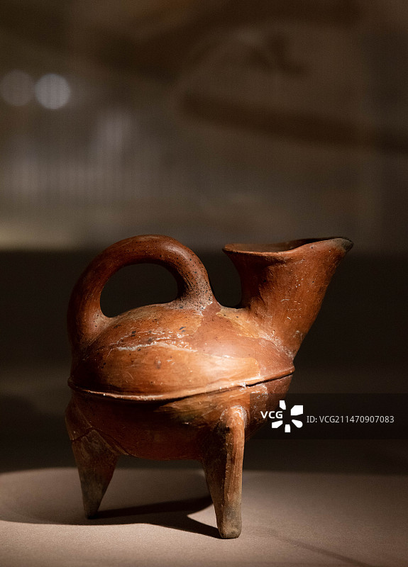 国家博物馆红陶鬶图片素材