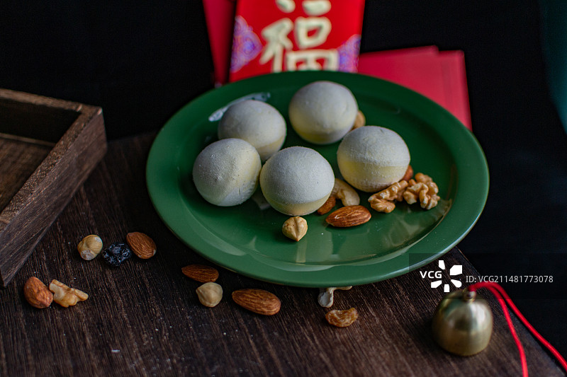 汤圆和中国福 坚果 中国传统小吃图片素材