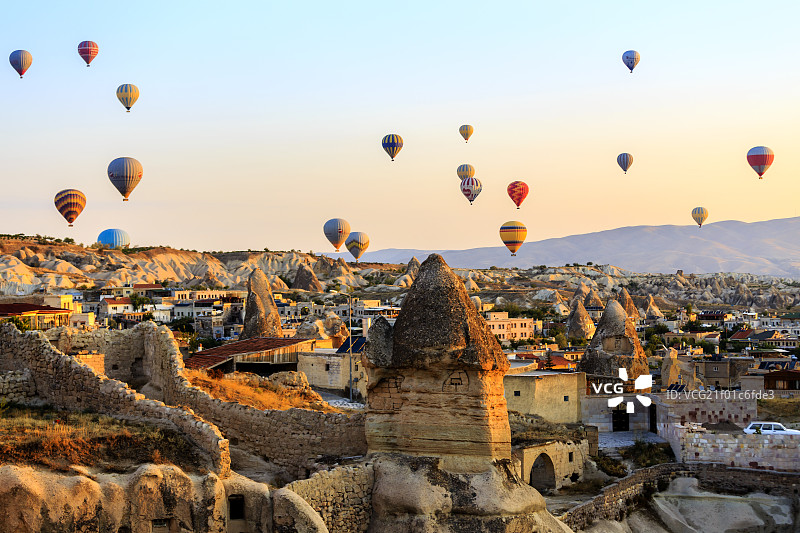 土耳其格雷梅热气球图片素材