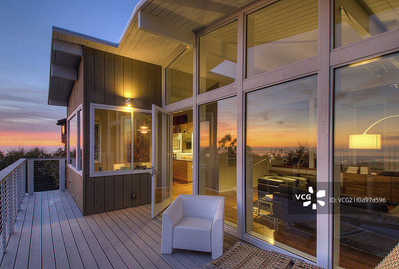Balcony with glass doors in contemporary house; Oakland; California; USA图片素材