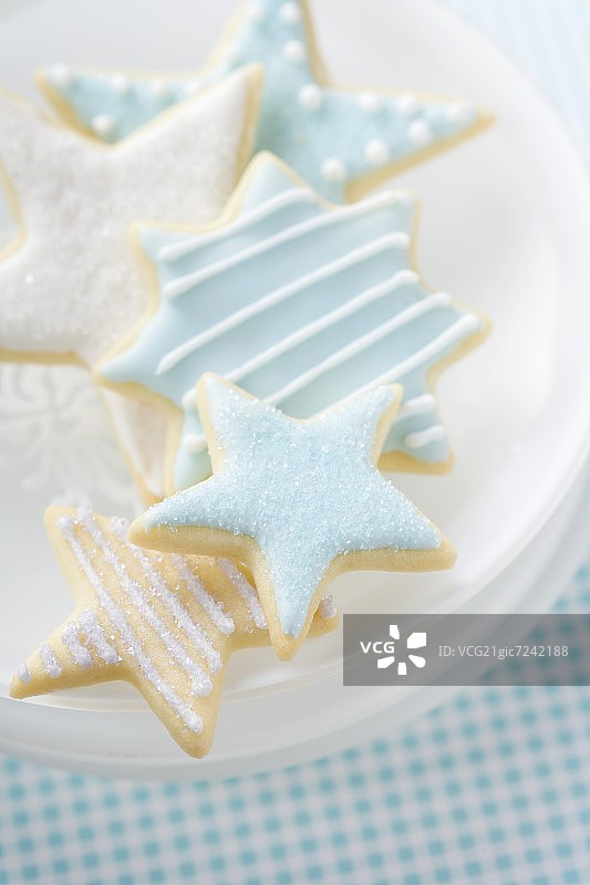 星形饼干配蓝白糖衣图片素材