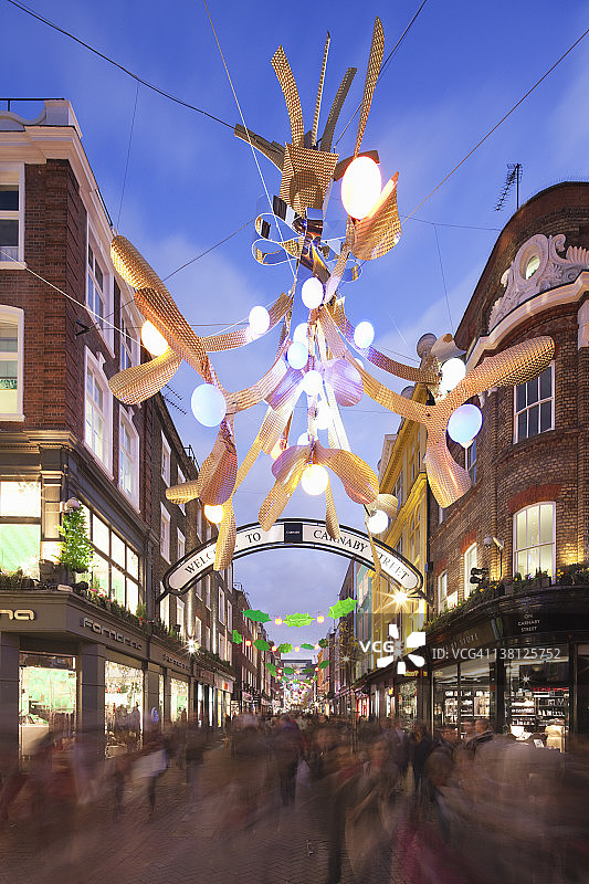 卡尔纳比街的圣诞装饰;伦敦图片素材