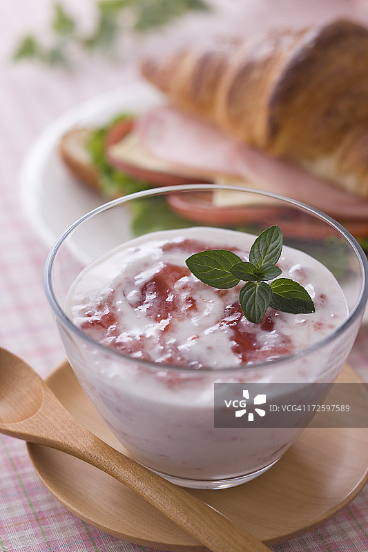 草莓酸奶图片素材