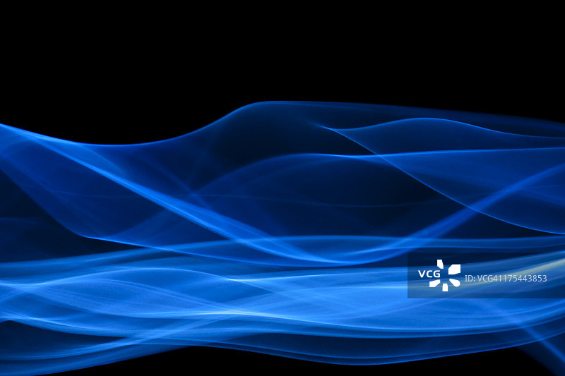 蓝色，创意抽象的生命力冲击烟雾照片图片素材
