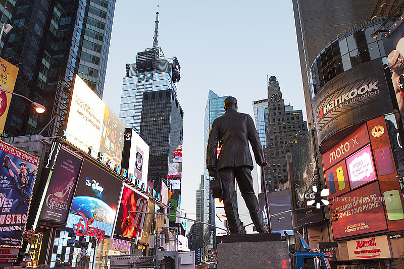 美国，纽约州，纽约市，时代广场的雕像图片素材
