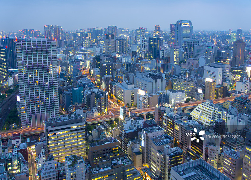 夜景，拥挤的城市东京，日本图片素材