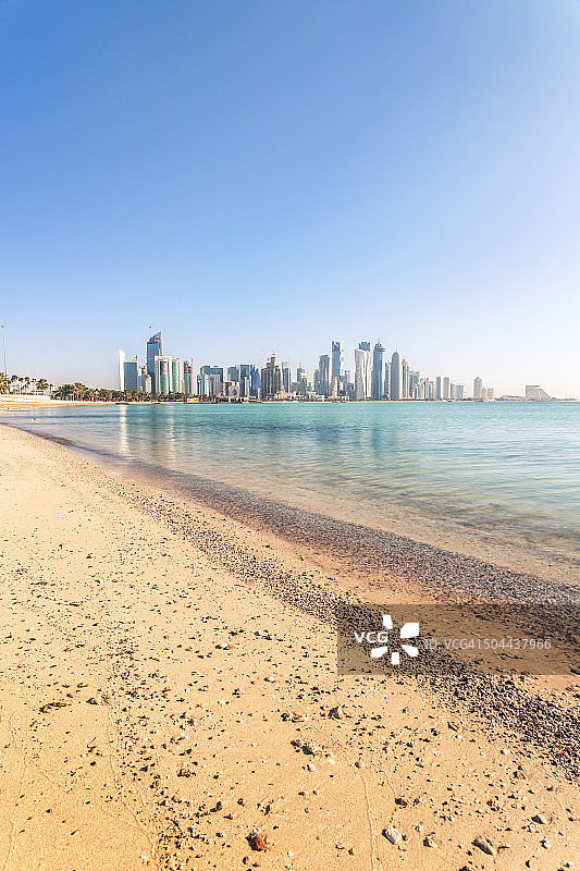 卡塔尔多哈。从滨海大道的城市景观图片素材