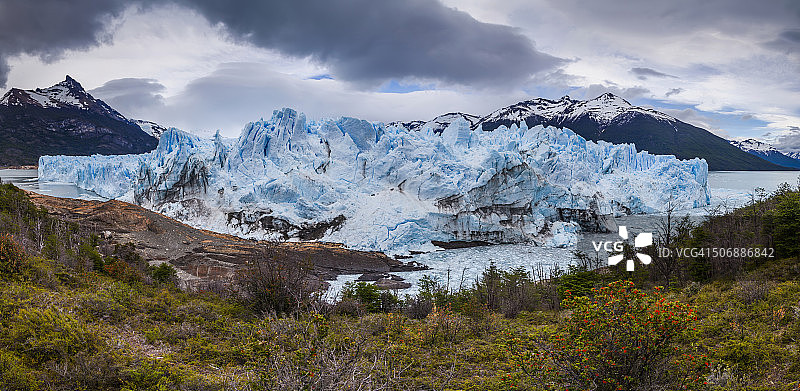 佩里托莫雷诺冰川全景图片素材