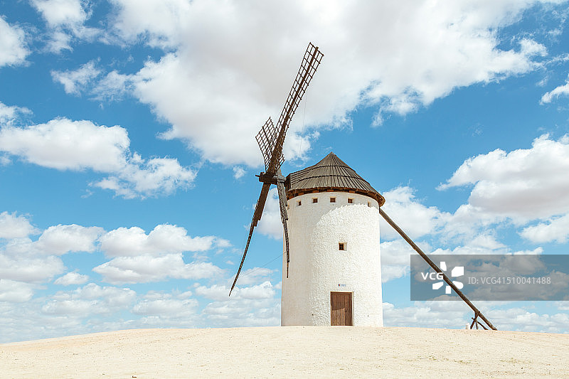 西班牙，坎波德克里塔纳，堂吉诃德路线上的风车图片素材