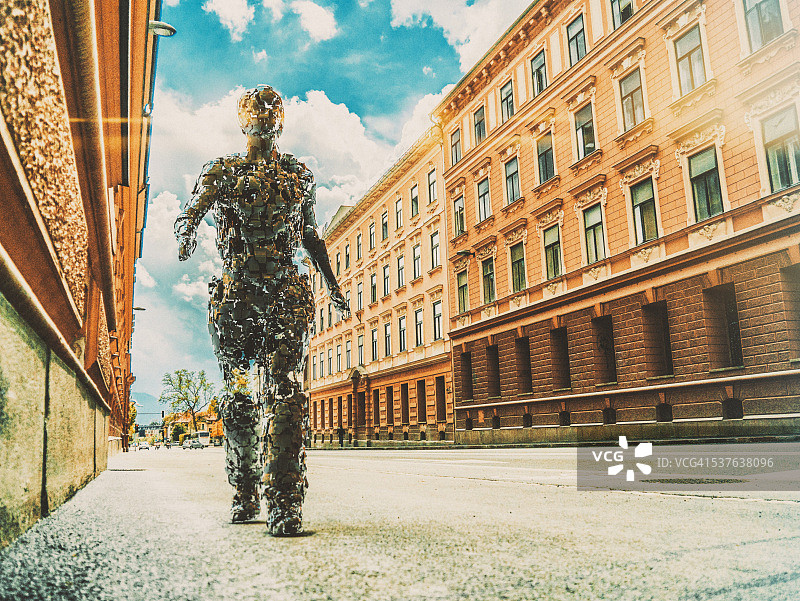 半机械人在城市中行走的超现实图像图片素材