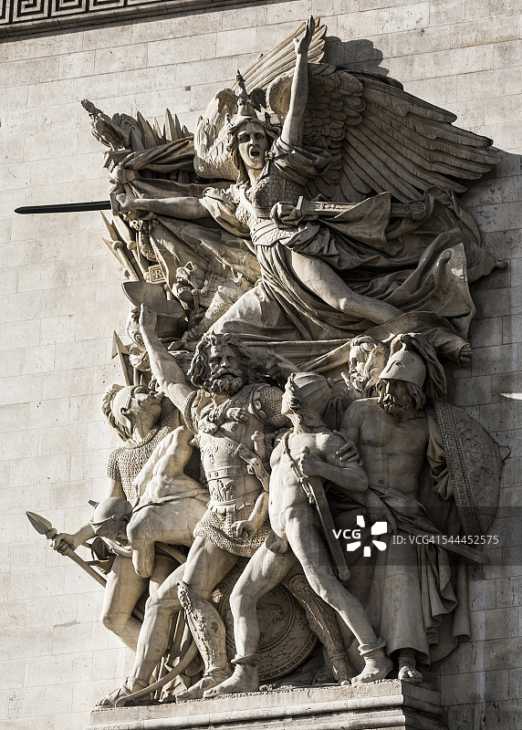 法国巴黎，亚历山大桥上雕塑的细节图片素材