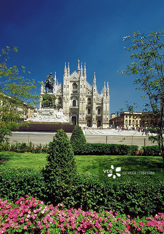 大教堂正面，米兰，意大利图片素材