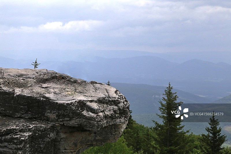 阿巴拉契亚山脉的悬崖峭壁图片素材
