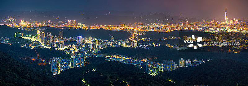 山中的台北全景图片素材