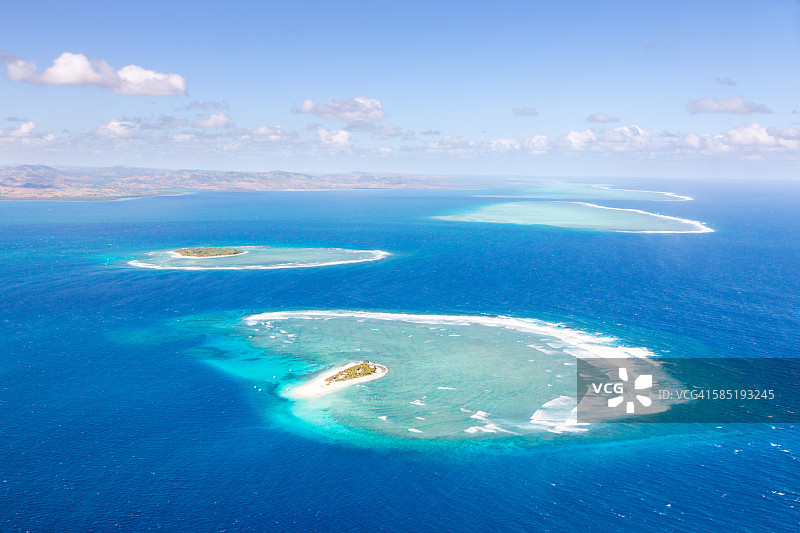 斐济纳木图岛和马洛洛礁的航拍图图片素材