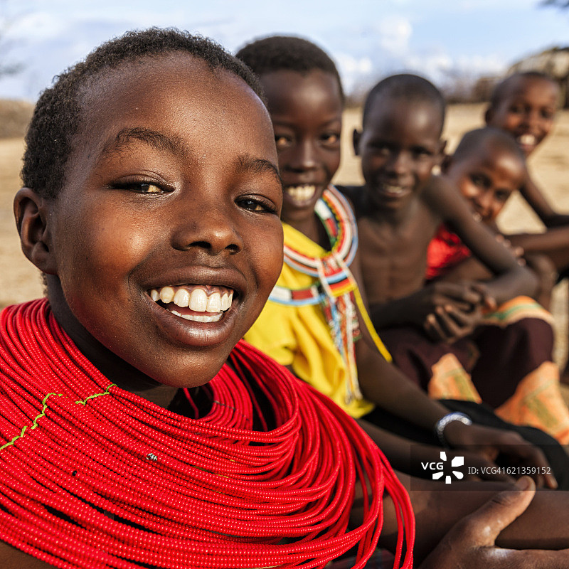 一群快乐的非洲儿童来自桑布鲁部落，肯尼亚，非洲图片素材