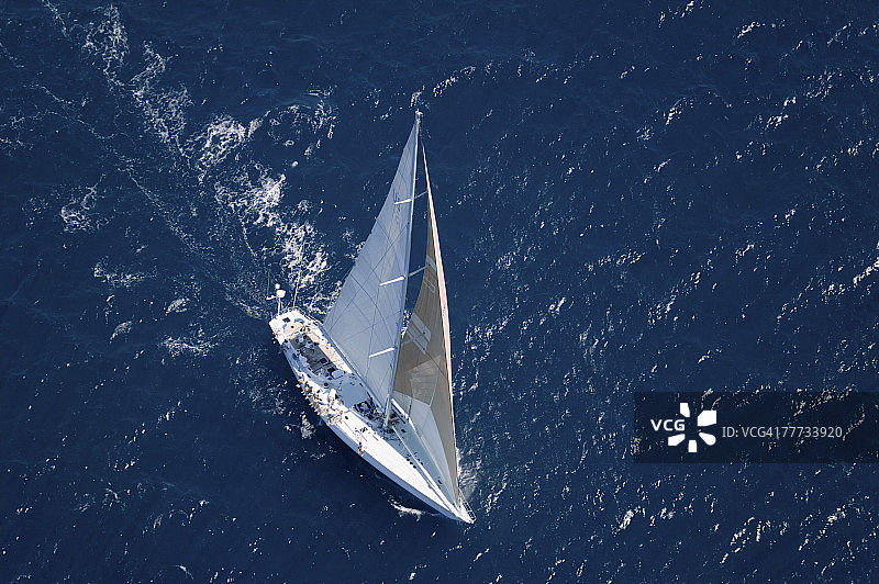 帆船比赛中的帆船图片素材
