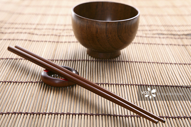 碗和筷子。图片素材