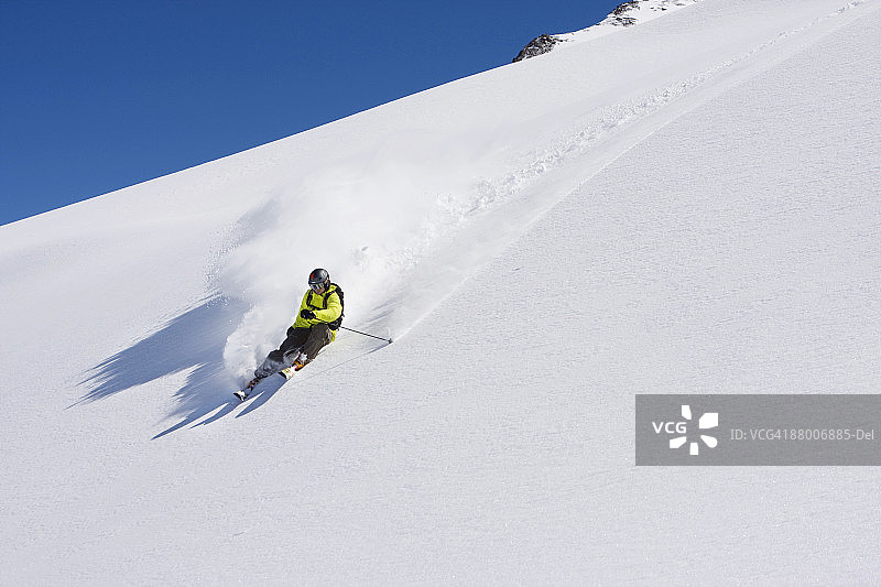 奥地利，萨尔茨堡，卡普伦，Freeride，人滑雪下山图片素材
