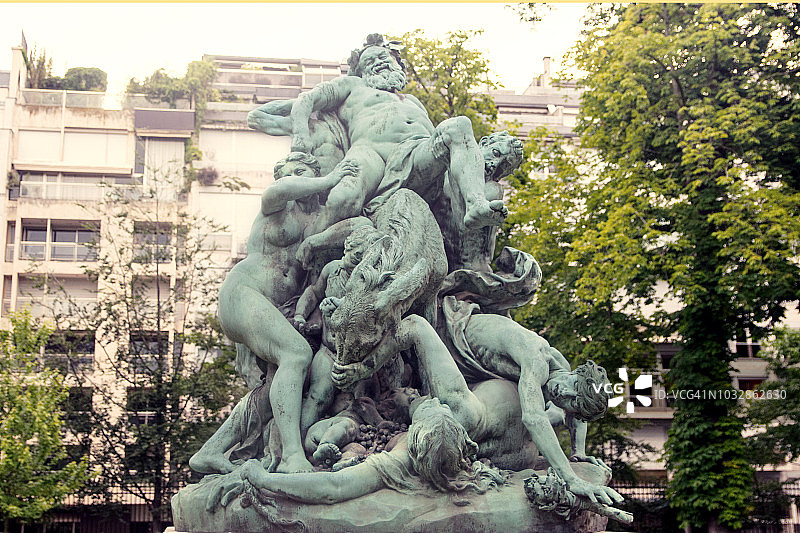 法国巴黎的席琳雕塑图片素材