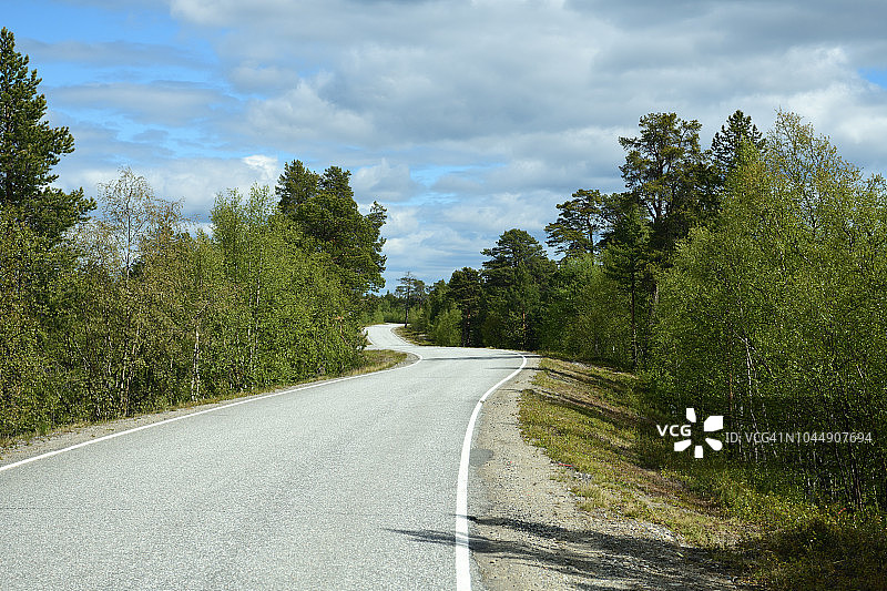 芬兰Sevettijärvi路图片素材