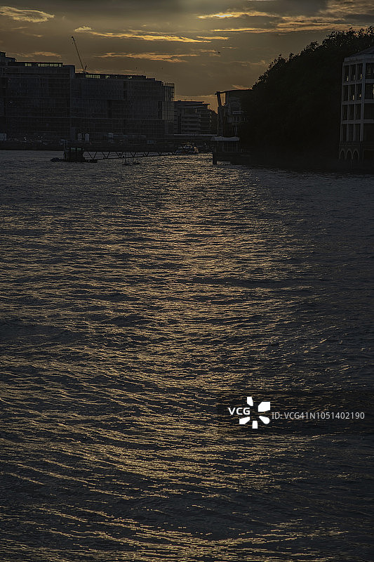 伦敦河船景观，景观和建筑图片素材