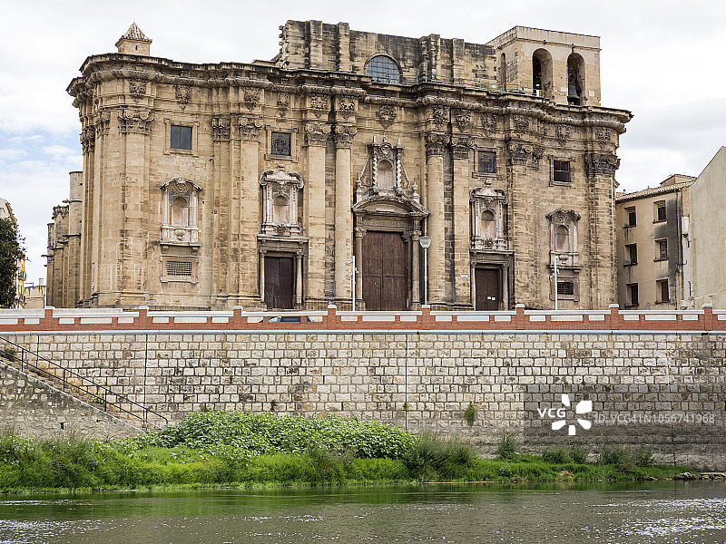 圣塔大教堂María德托尔托尔萨，从埃布罗河内部观看，托尔托尔萨市，塔拉戈纳，西班牙加泰罗尼亚。图片素材