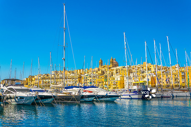 马耳他Birgu和sengletown之间的大港口码头图片素材