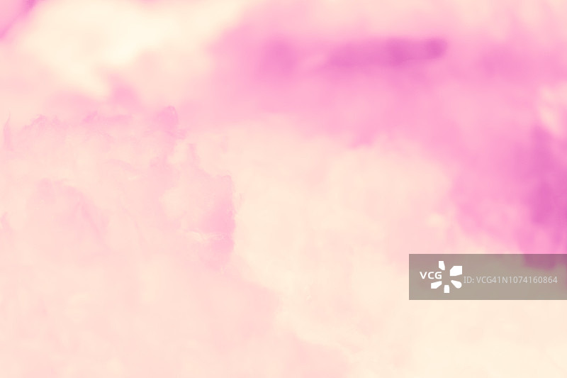 云系列:五彩棉花糖。柔和的雾和云与柔和的颜色梯度的背景。图片素材