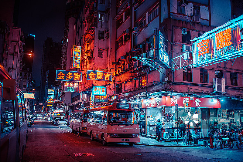 夜晚的香港街道图片素材
