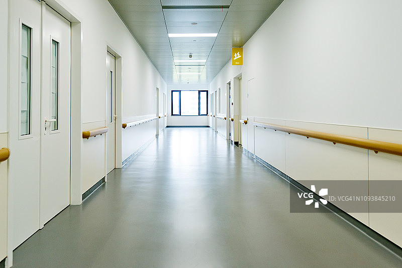 医院里空荡荡的走廊图片素材