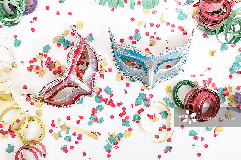 装饰五彩纸屑的威尼斯面具图片素材