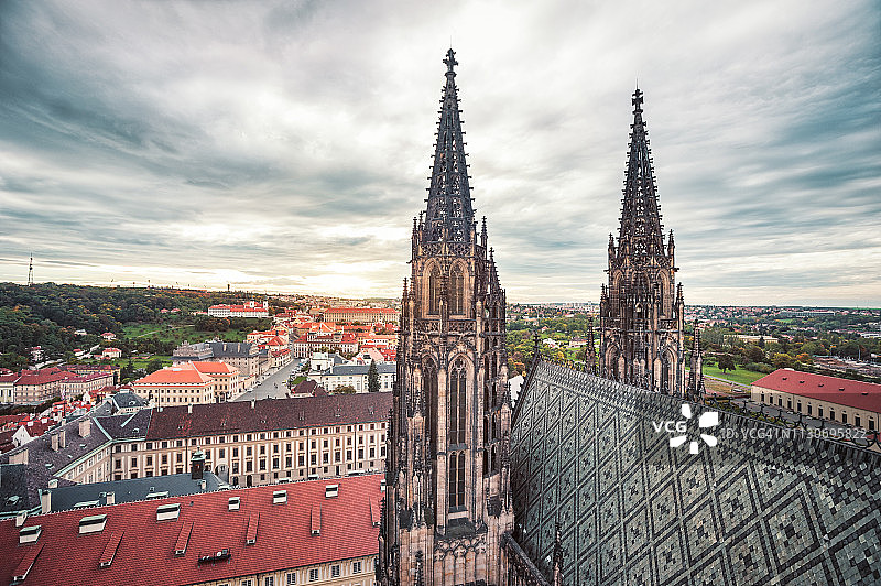 圣病毒大教堂和布拉格城市景观图片素材