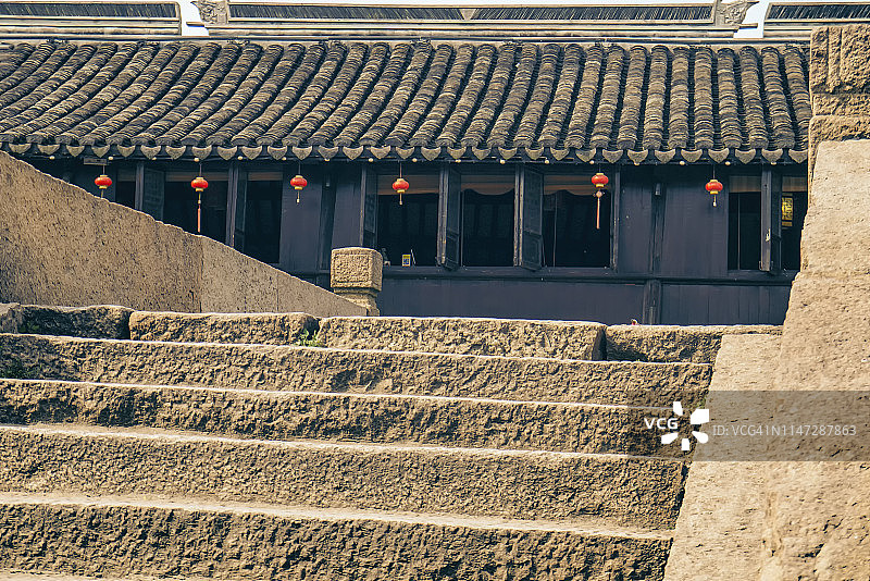 中国苏州丽丽古镇的古建筑和古石桥图片素材
