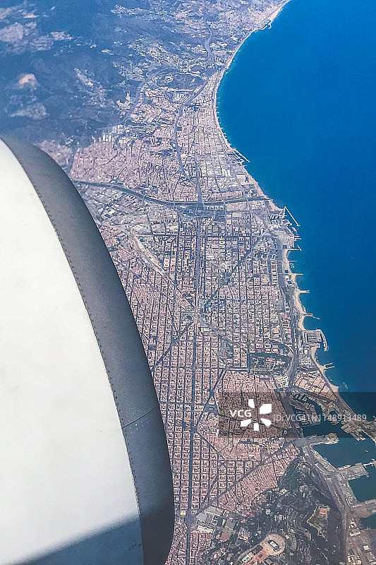 从飞机上鸟瞰巴塞罗那图片素材