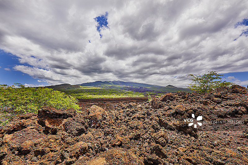 美国夏威夷毛伊岛，拉·皮鲁斯湾，霍普利小径的火山熔岩坪图片素材